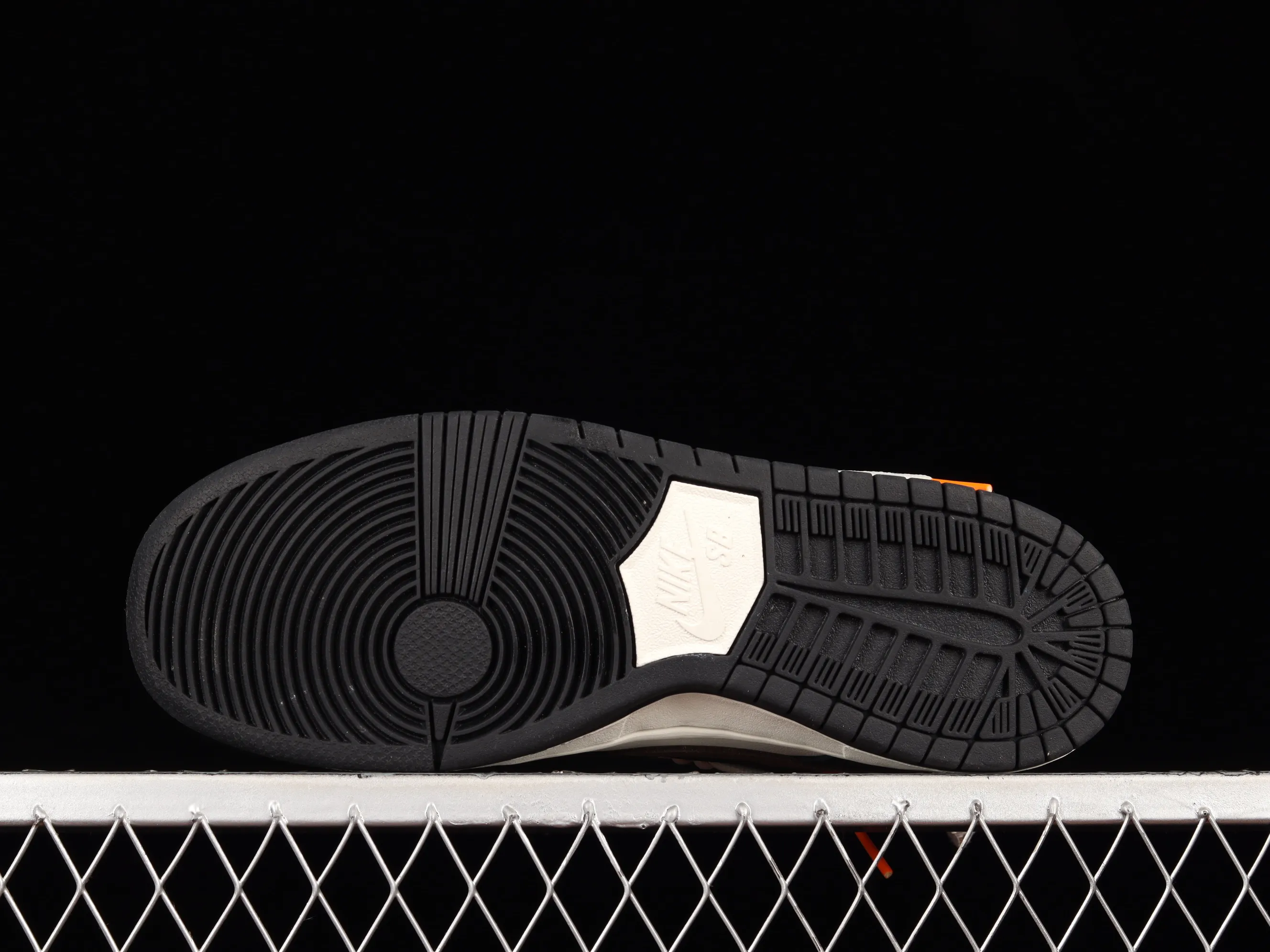 All categories Nk SB Dunk series Nk SB Dunk Low low-top sneakers Nk SB Dunk Low Nike four-in-one multi-element casual sneakers BQ6817-025